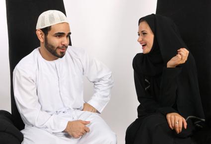 ثمانية طرق لتحظى باهتمام المرأة الدائم